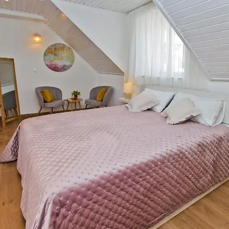 Lejlighed *beautiful, Centrally Located Apartment*