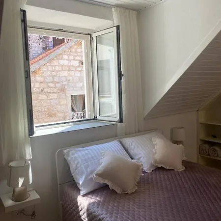 *beautiful, Centrally Located Apartment* Hvar Town