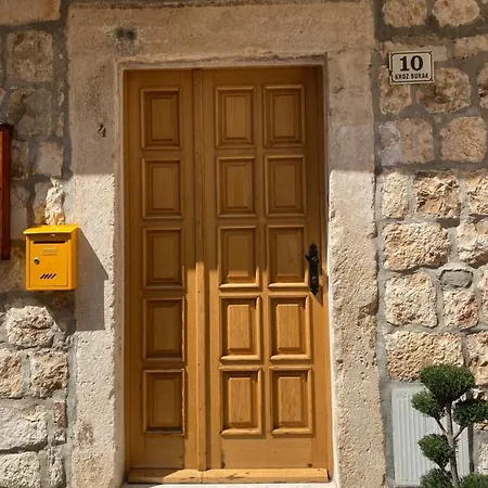 *beautiful, Centrally Located Apartment* Hvar Town
